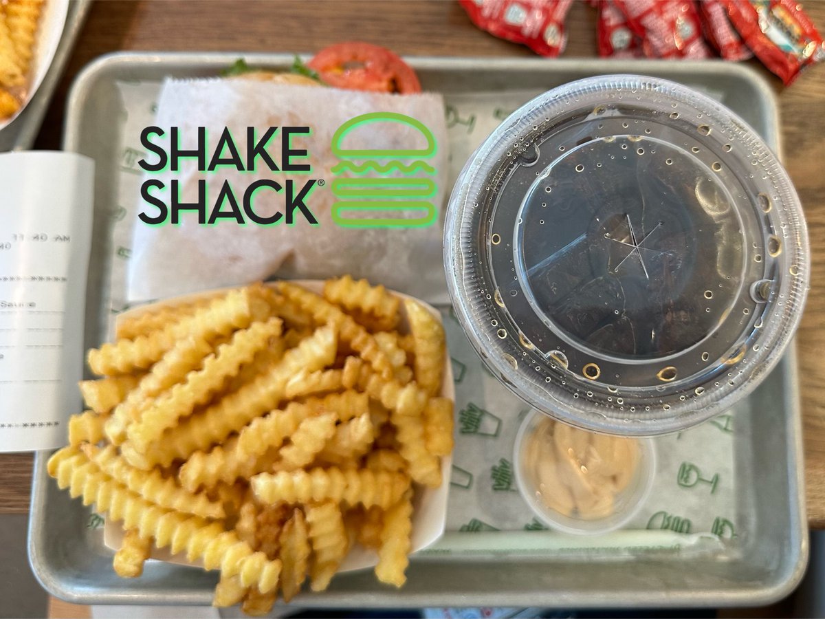 HerrerasClass's tweet photo. I give you your 2023-2024 @GibCaldwellElem 2nd grade team!

Enjoying quality time at our local @shakeshack 

#CaldwellCatsPride
#WeAreCaldwell #YouBelongInMISD #MyMISD 
#MISDLivesKind #SomosCaldwell #TuPertenecesEnMISD https://t.co/l1pxm5hZtE