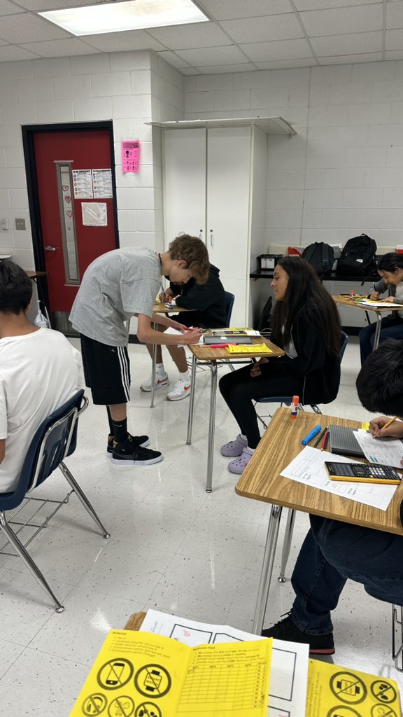 mseanez_EDHS's tweet photo. Algebra I scholars rewriting polynomial expressions using the distributive property
#bellringer #notetaking #colorcoding #individualpractice #exitticket #costaslevel3
@LCompean_EDHS @klujan_EDHS @CoachRamirez__ @osaucedo_edhs @NoahVanderzwan @TICalculators https://t.co/pjHe0oGhrG