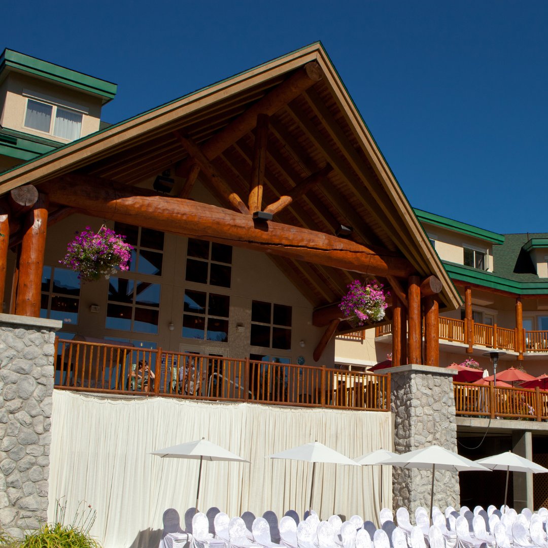 coasthotels's tweet photo. Coast Hillcrest Hotel in Revelstoke offers stunning views of the Selkirk & Monashee Mountains. Embrace adventure or relaxation with local activities, indoor/outdoor hot tubs, & Serenity Spa. The Begbie Room serves exceptional local cuisine with glacier views.
#RefreshinglyLocal https://t.co/iQGVxp8ynr
