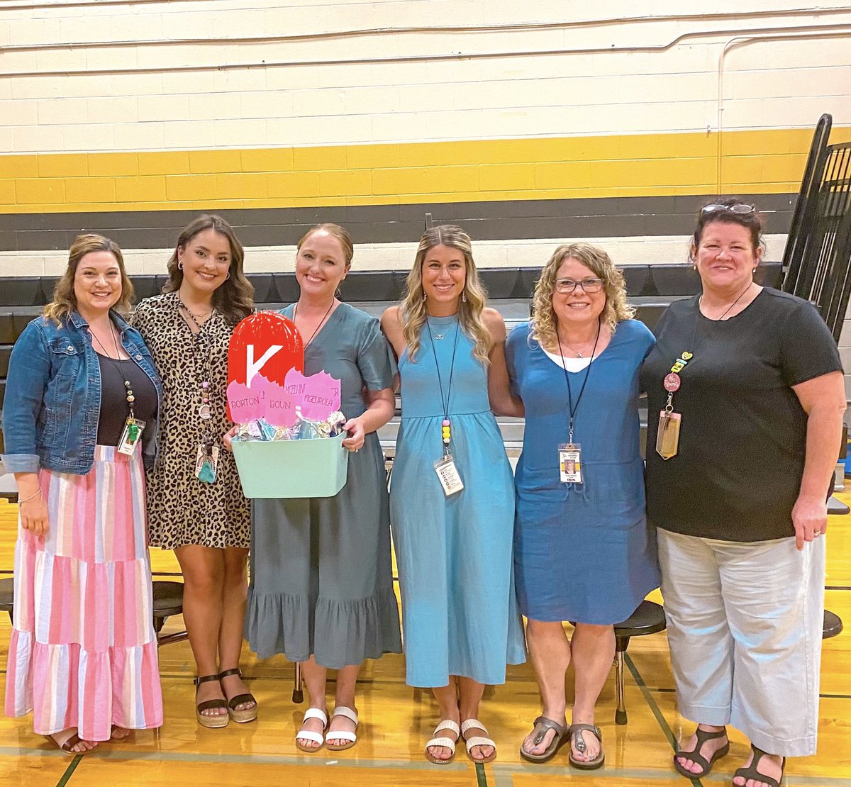 ces_kindercats's tweet photo. Popsicles on the patio got moved inside because of the rain, but the rain didn’t ruin our fun! We got to meet future Wildcats tonight. We can’t wait to see who is in our class next week 🐾 #kindergarten #beabridge @ChristianaES1 https://t.co/dO1hPh6Xj1