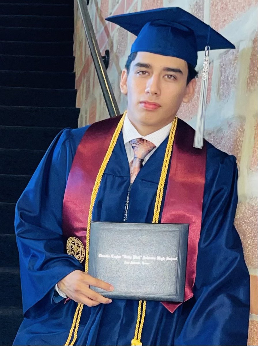 CTJ_AVID's tweet photo. Congratulations CTJ AVID student Jovany Hinojos on your Early Graduation with Honors! We are so proud of you! #AVID4studentsuccess https://t.co/HBHYVmrlNJ