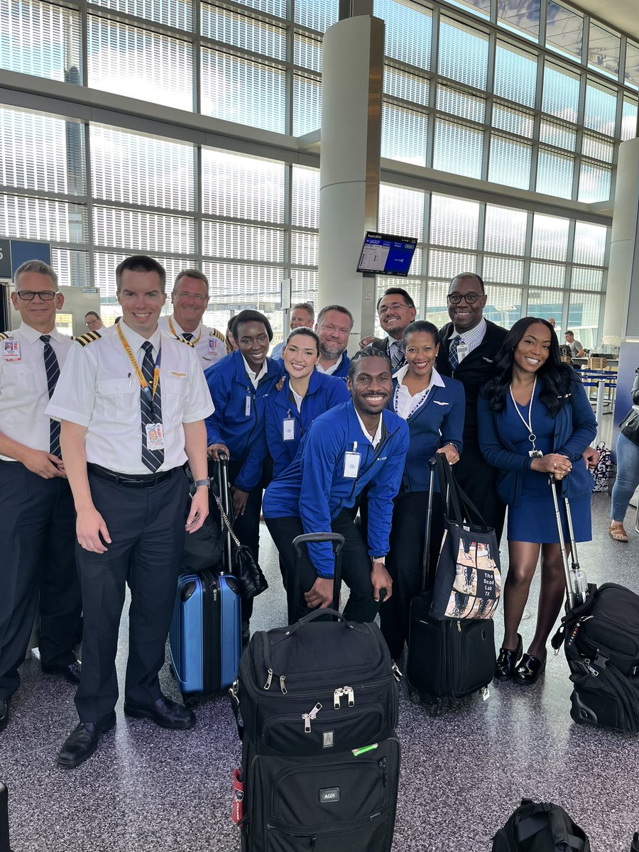 JBroukian's tweet photo. Training flights complete!!! Thanks to the great working crew for an amazing learning experience that prepared us for our IOEs next week!
#goodleadstheway #beingunited #FAintraining https://t.co/BS4UAfjCtN