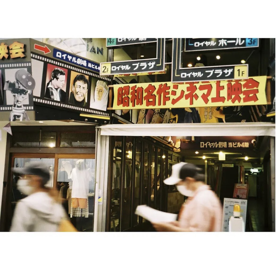 DearPru43803316's tweet photo. OLYMPUS／オリンパス35EC フィルムカメラです。エレコンの愛称で呼ばれてました。ベージュの貼り革でスタイリッシュ！プロフィール→STORESへ #雑貨 #ブロカント #ヴィンテージ #フィルムカメラ #カメラ女子 #olympus #オリンパス #35ec #エレコン https://t.co/XHyNOBjJJE