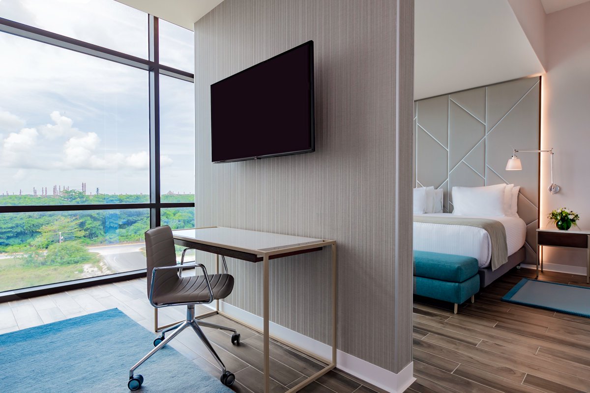 ¡Llega @Avani_hotels a México!

Ahora también tendrás esta opción si viajas por trabajo o requieres de hospedaje cercano al Aeropuerto de Cancún, pero que la estancia no se sienta como un encierro en oficina, sino como una área de relax donde puedas estar cómodo pero a la vez con