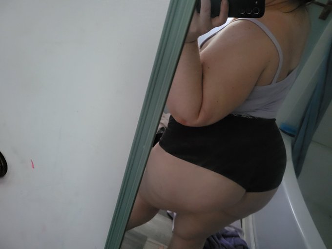 Message me to purchase my Google Drive full of content. 🙃   Nudes/Pissplay/Anal/SoloPlay https://t.c