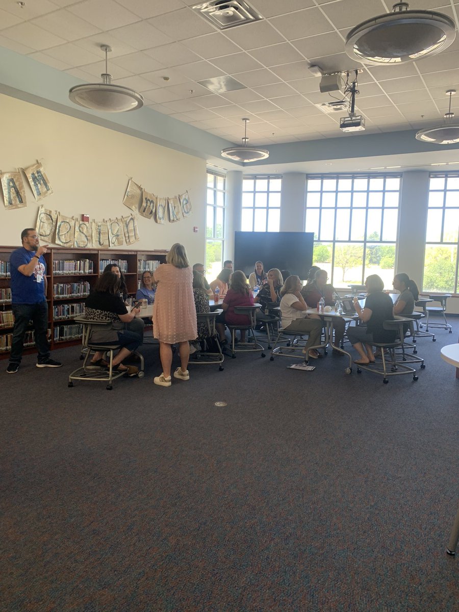carly_woolery's tweet photo. @WGMSWildcats Our new staff had lunch with their buddy staff today. We are so excited about our new Wildcats this year! 💙🐾 #MISDProud #WGMS https://t.co/A5GEHNhUuB