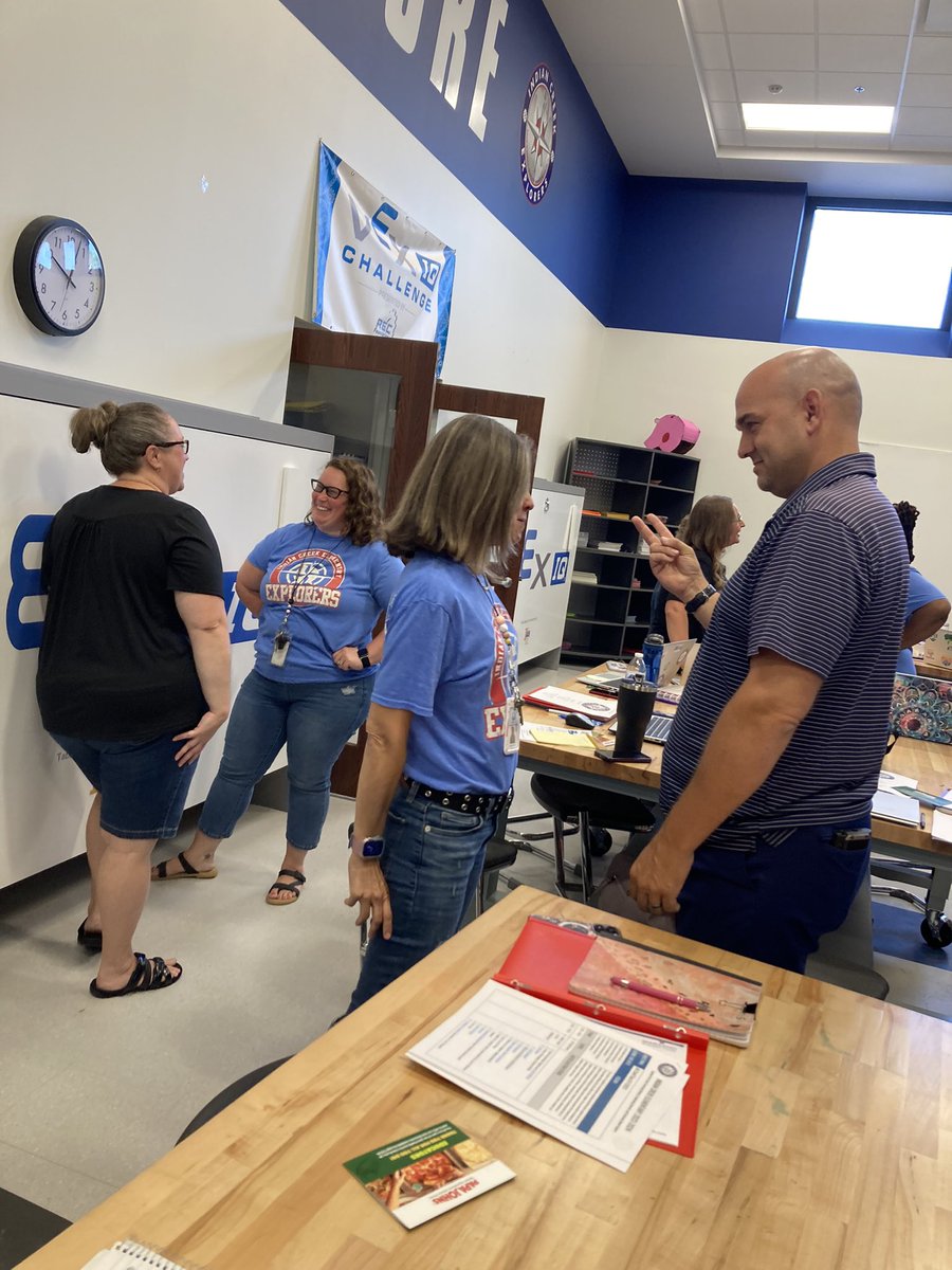 IC_MrsGriffith's tweet photo. Our IC family- Building relationships. The most important work we can do… with our students AND staff.  #ic2324 @KemperMr https://t.co/wuG4521MrH