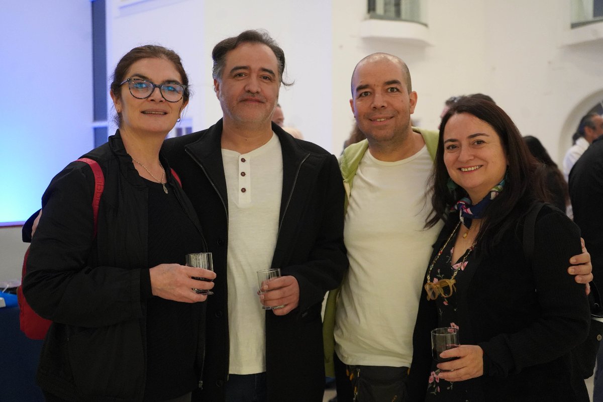 Así vivimos el lanzamiento de la exposición Trabajo de Campo del artista Ricardo Parra la noche del miércoles 2 en el Norteamericano, con obras de arte que se sumergen en un intrigante mundo de constante experimentación. 

Puedes disfrutarla hasta septiembre en Moneda 1467