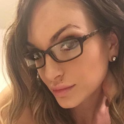 spagack's tweet photo. This woman is a scammer, believe me. https://t.co/j0IAJIsEpM