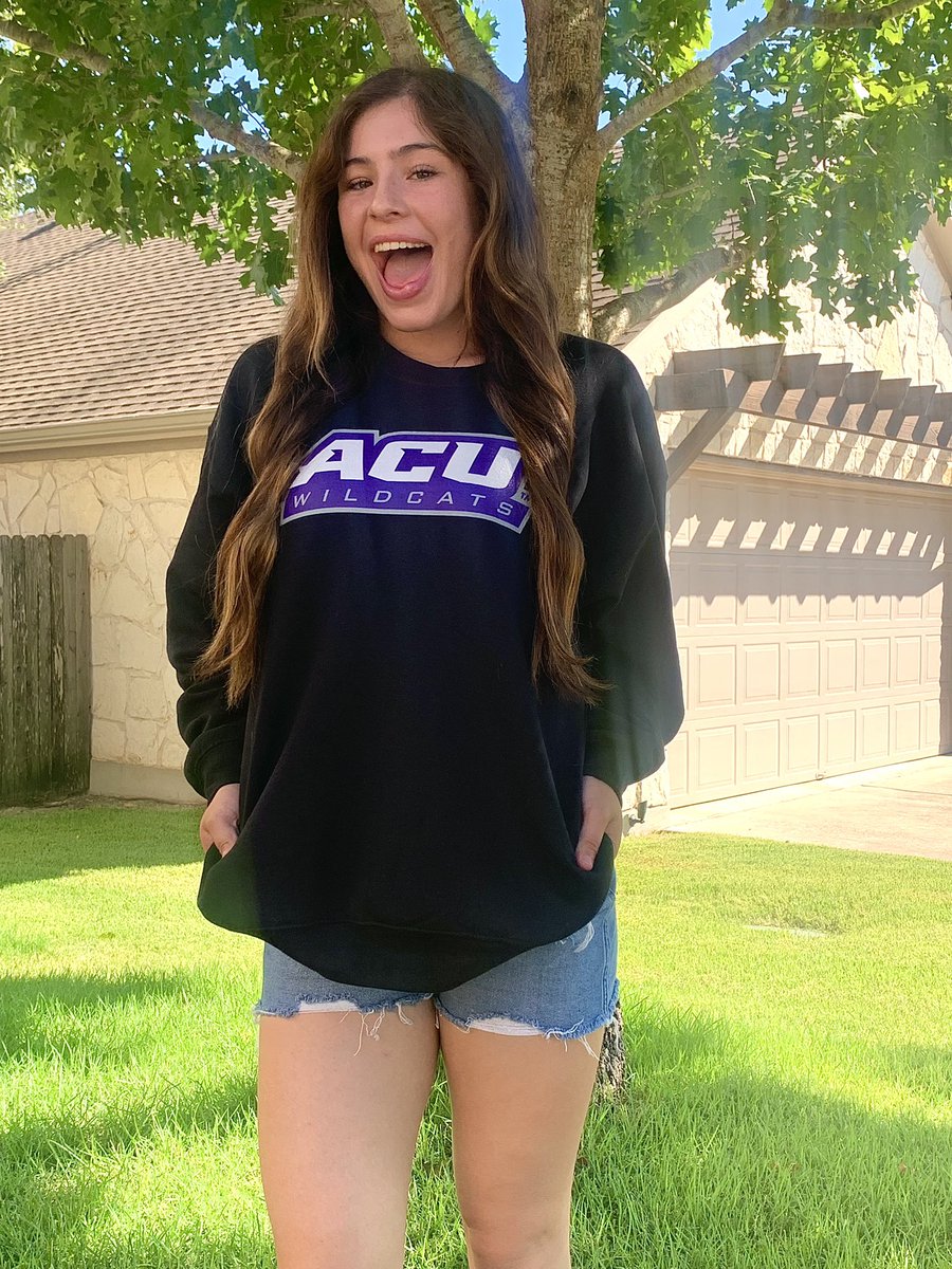 TaylorRey2024's tweet photo. Grateful to be a Wildcat💜! @ACU_Softball @CoachFarler @catyreeves @CoachRodz_ @johntcarpenter @MVP_512 @klaus0010 @SeanPiper13 @HPSoftball1 @AthleticsHP @Rickyprep https://t.co/7vMncAuWkT
