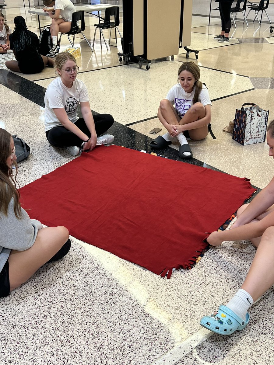 picknorthvb's tweet photo. Lakeview and Pick North Volleyball teams participating in a community service event. We are making blankets for sick children in our community! #pnvb https://t.co/3rpKan733O