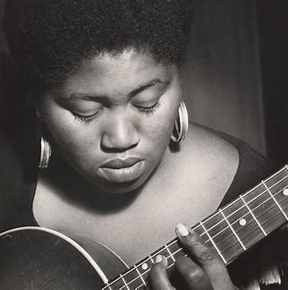 Jonatha10574808's tweet photo. #AllisonRussell ✍️🏾There's black women at the root of every genre of American song. That's just demonstrably true
#LilHardin #Odetta
#LibbaCotten #EttaBaker https://t.co/hpwxKRqNju
