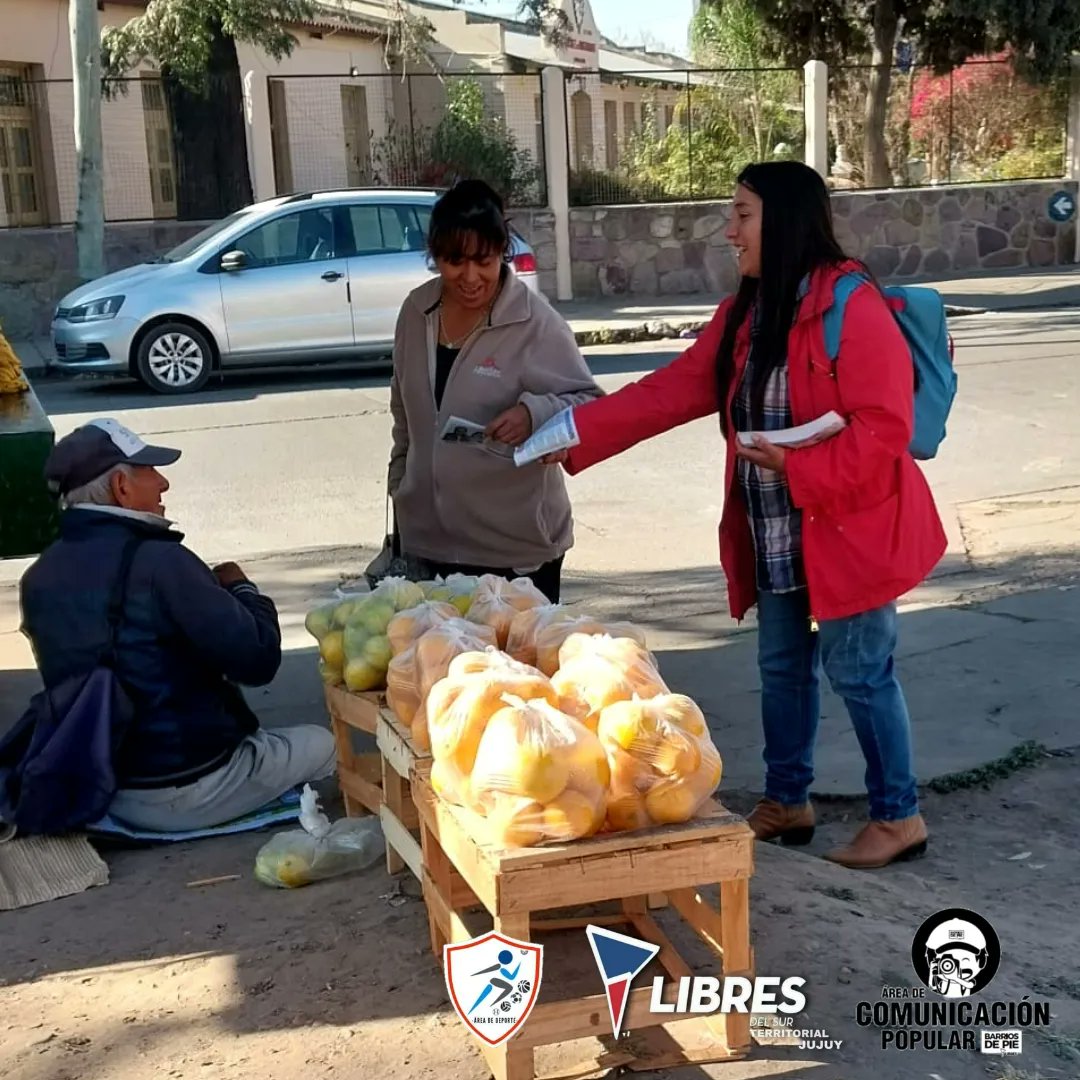 LDSJujuy's tweet photo. El día de hoy estuvimos presentes en el mercado de concentración, junto al Área de Deporte y el Merendero Feliz y Pequeños Gigantes. Juntos, entregamos volantes informativos sobre nuestra campaña electoral.
#Volanteada #JesúsEscobar #MarianellaLezamaHid #Jujuy #LibresDelSur https://t.co/vnsXBw8tsA