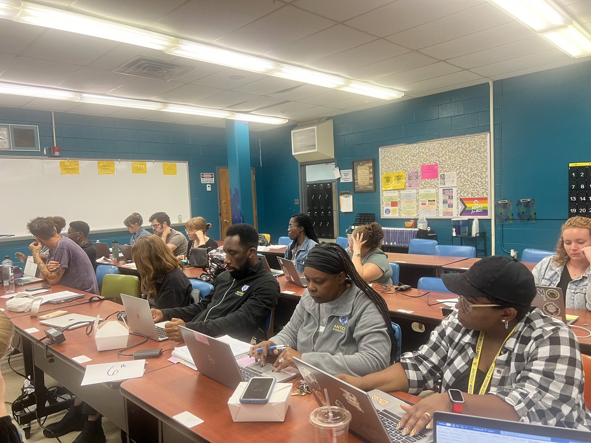 AMSLiteracy's tweet photo. Antioch Middle ELA/ EL teachers reflecting on their learning today. We shared out all the great things we heard in our sessions and continued planning for Q1💚💜🧡❤️🐻  #WeAreLit🔥 #SOIChangeMakers @MNPS_SOI @AntiochMSBears @AMSLiteracy https://t.co/TEn0wHK12v