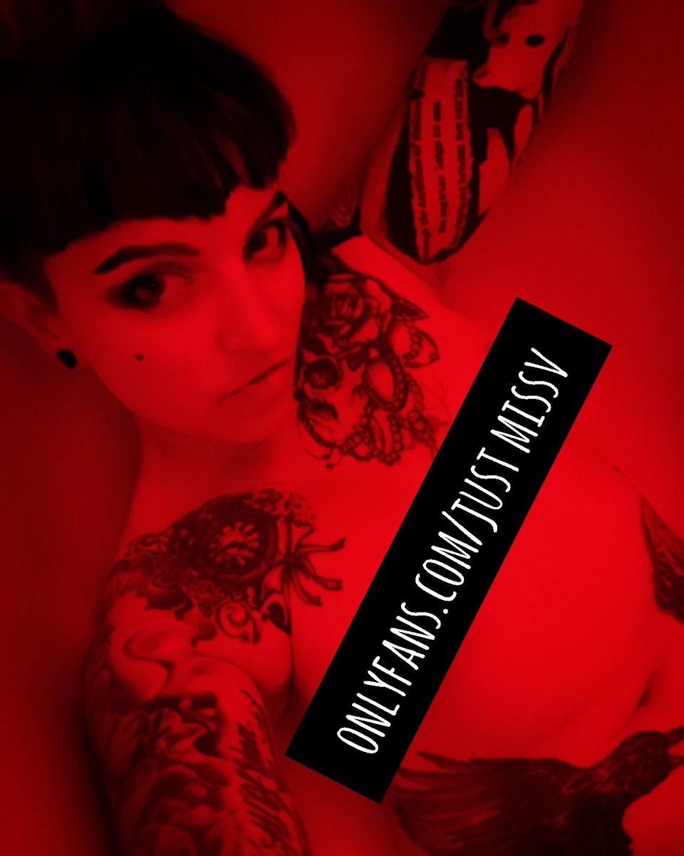 JustMissV tweet media