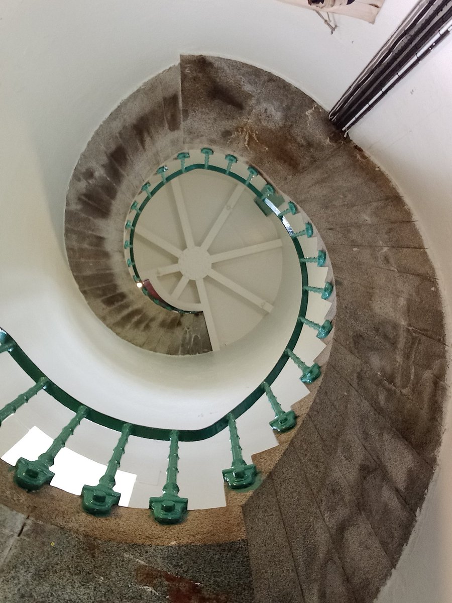 Teach solais Fhanada - Fanad Lighthouse

Áit den scoth, is fiú cuairt a thabhairt air. Neart Gaeilge ag an fhoireann óg ar labhair mé leo.
Great place well worth a visit. The young staff members I spoke to have plenty of Irish. <a href="/fanadlighthouse/">Fanad Lighthouse</a>