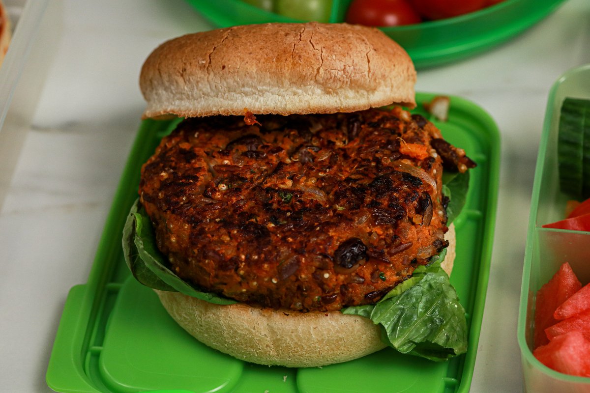 Vegetarian Bean Burger Bento Box gluten-free recipe buff.ly/44VqE20 1 of a month's recipe in our downloadable recipe book for back to school - search our website. Sweet potato, quinoa, herbs, spices &amp; love. #celiacsafe #allergyfriendly #backtoschool #vegan