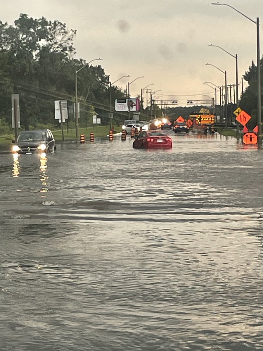 FranczyTheEdge's tweet photo. Trying to get home from work by the Parkway in Peterborough @weathernetwork #needaboat 🛶 https://t.co/z8z4tGIB7U