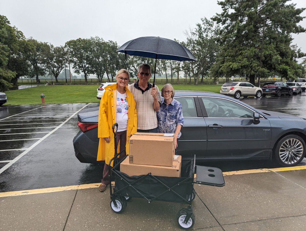 catron_amber's tweet photo. Today was a busy day! We had our Kindergarten Signing Day to welcome our newest Mustangs. Centenary Church brought school supply donations. Ended the day with our new to RCE staff! Its offiically back to school time! #DifferenceMakers #MustangPride https://t.co/Eippid7YXG