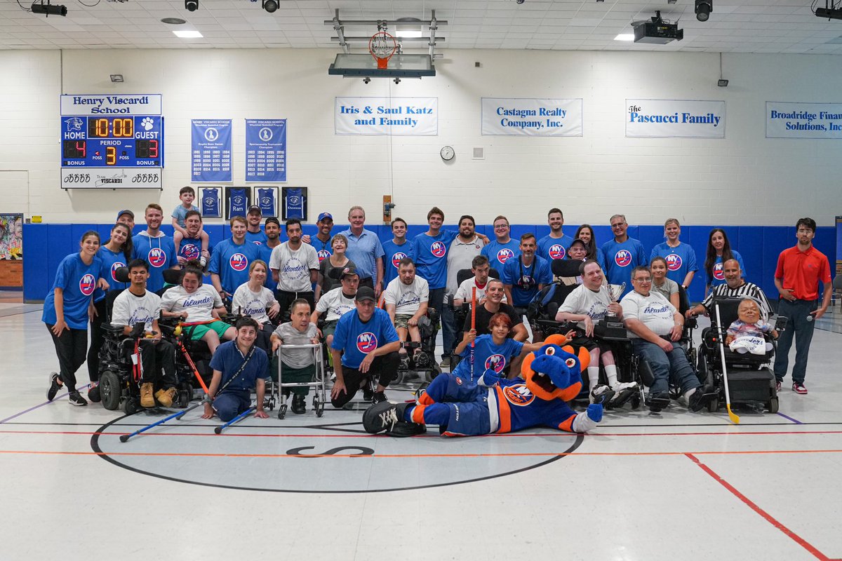 NYIslanders's tweet image. #Isles alumni Pat Flatley and Radek Martinek teamed up with Islanders employees and Viscardi alumni for the first ever Cougar Cup!