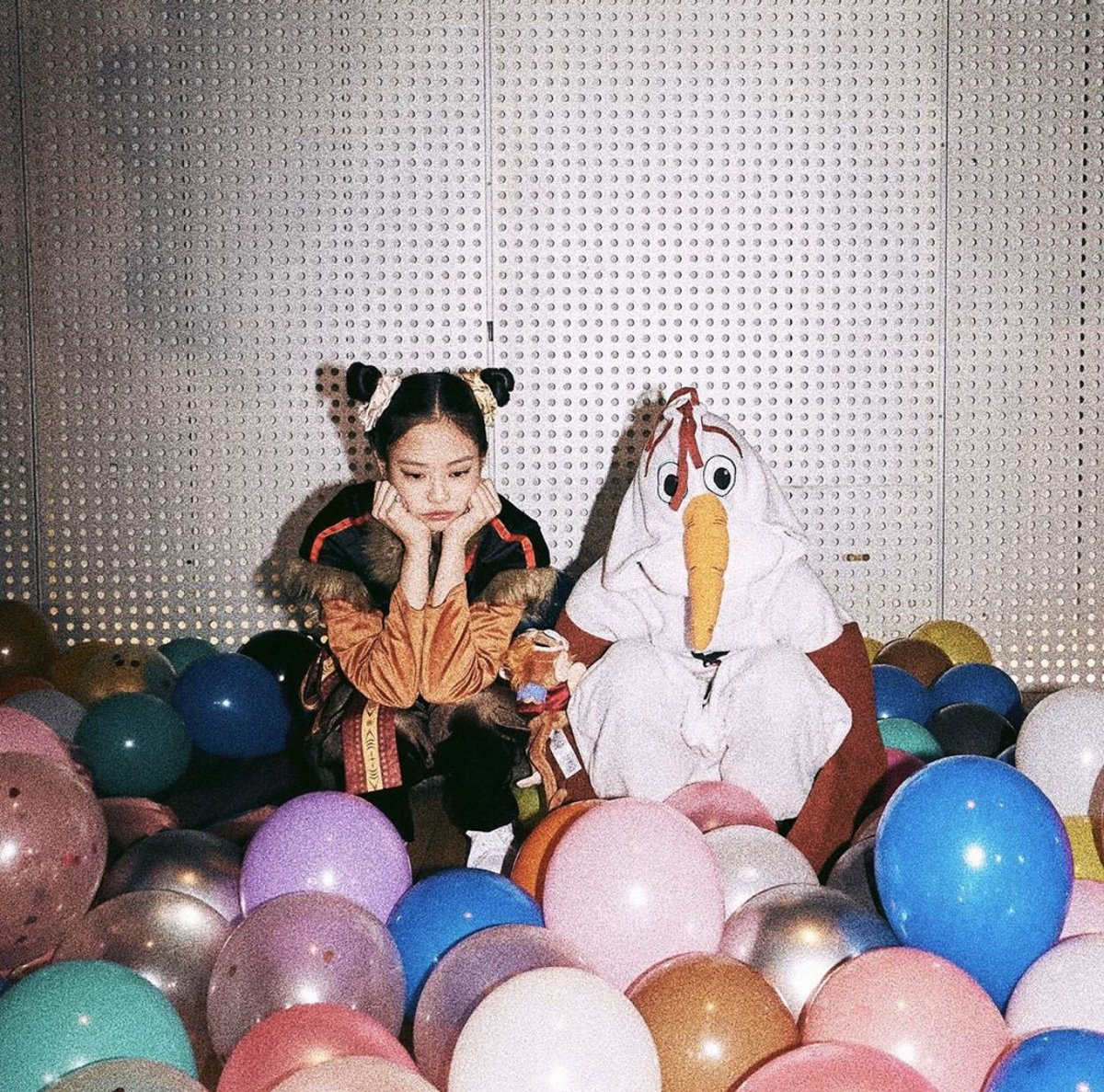 200808 (3 years ago today) jennierubyjane instagram update instagram.com/p/CDoHQ39DajT/