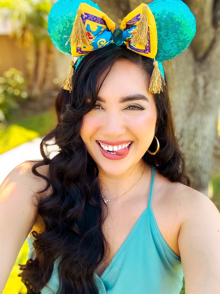 Disney_Finds's tweet photo. 👑Channeling my inner princess today with this Disney bound inspired by princess Jasmine 🩵✨Anyone else miss having the Aladdin musical at Hyperion Theater in Disney California Adventure? 🧞‍♂️🙋🏻‍♀️

💙But I will say I've been happy to see  the theater be put to good use with Rogers the musical but it will be ending soon. 🏰Hope you go enjoy everything Disney has to offer if you’re thinking of planning a visit! If so check out my 🔗 in bio to save with my partners at Get Away Today.

🐭Wishing you all a beautiful day filled with magic & happiness! 💖

#disneyprincess #princessjasmine #disneybound #disneystyle #disney #disneygirl #disneyparks #disneyaladdin #disneyphotography #disneylove #disneyphoto #disneyfashion #disneypic #disneycharacter #visitdisney #disneycontentcreator