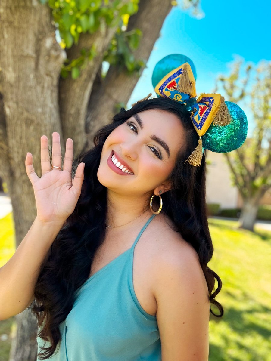Disney_Finds's tweet photo. 👑Channeling my inner princess today with this Disney bound inspired by princess Jasmine 🩵✨Anyone else miss having the Aladdin musical at Hyperion Theater in Disney California Adventure? 🧞‍♂️🙋🏻‍♀️

💙But I will say I've been happy to see  the theater be put to good use with Rogers the musical but it will be ending soon. 🏰Hope you go enjoy everything Disney has to offer if you’re thinking of planning a visit! If so check out my 🔗 in bio to save with my partners at Get Away Today.

🐭Wishing you all a beautiful day filled with magic & happiness! 💖

#disneyprincess #princessjasmine #disneybound #disneystyle #disney #disneygirl #disneyparks #disneyaladdin #disneyphotography #disneylove #disneyphoto #disneyfashion #disneypic #disneycharacter #visitdisney #disneycontentcreator