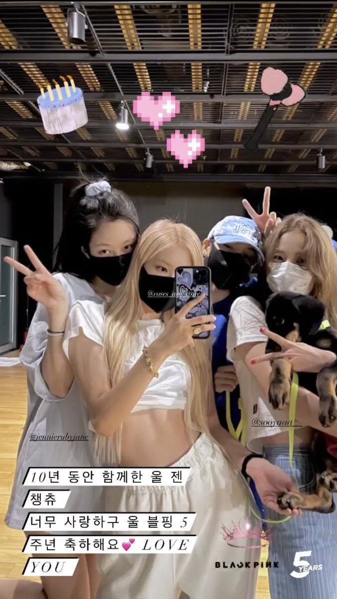 210808 (2 years ago today)
lalalalisa_m instagram story

"To my JenChaengChu who has been togetehr with me for 10 years, I love you so much our Blackpink, happy 5 year anniversary💕LOVE YOU"