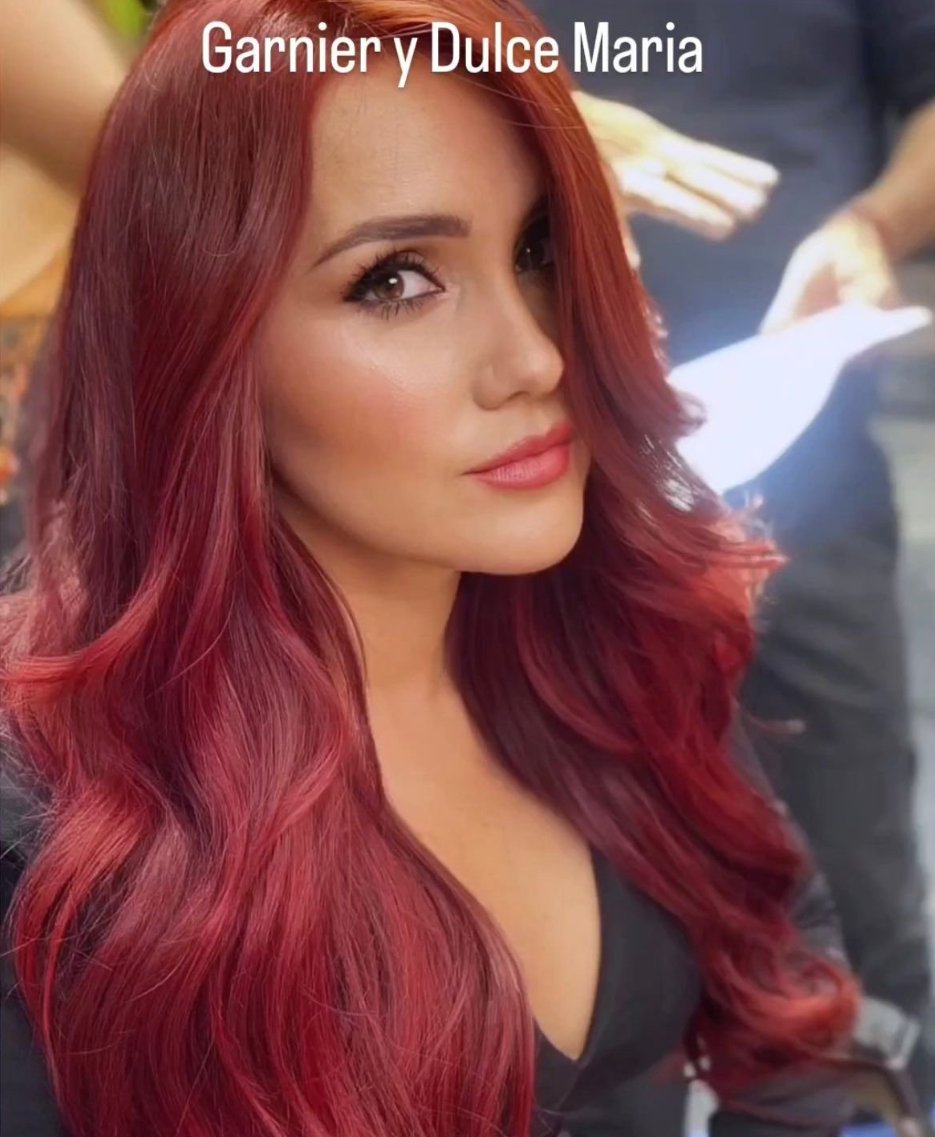 poptime's tweet photo. VEJA: Dulce Maria extremamente linda e ruiva em nova foto via Instagram. 🥵🔥 https://t.co/5WLZc9OiV9