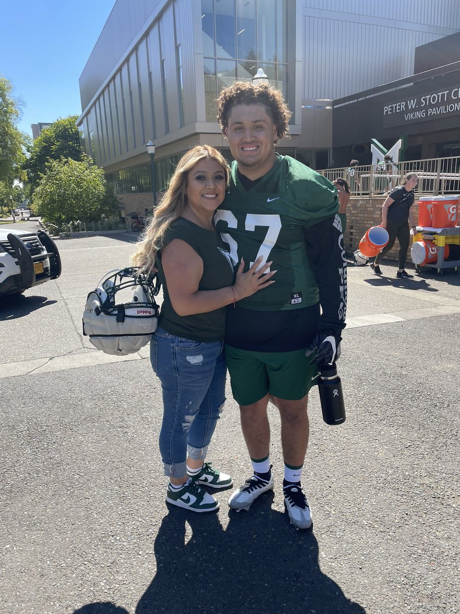 NancyPimentel33's tweet photo. All moved in to his new home ✅
First day of practice 💪🏼💚🤍 Go be GREAT Son!! @freddylujan28 
#BestGrandparentsEver #ProudMom🫶🏼 #GodsPlan🙏🏼 https://t.co/QgnTaRhfBa