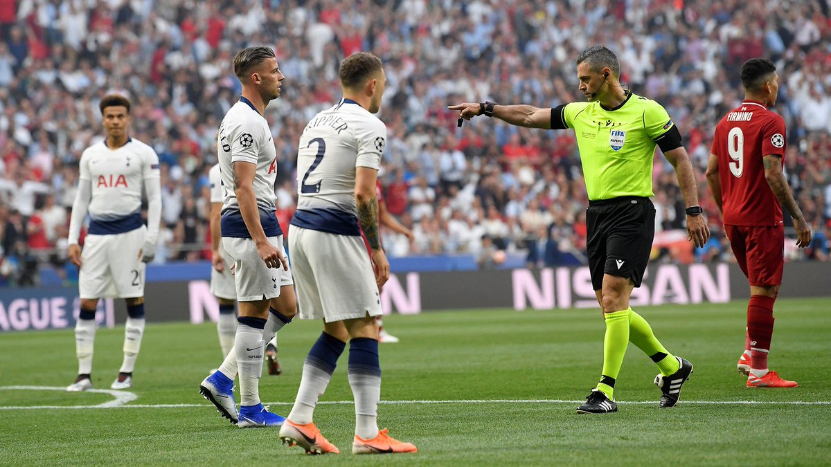 ViejaGuardiaEA's tweet photo. #Extratweet A pesar de las grandes estrellas, de las inversiones de dinero, y llegando inclusive a la final en 2019), el escándalo del 'lasagna-gate' es todavía recordado por los hinchas Spurs. 

Hace parte de la identidad de un equipo que parece arrugar en los momentos clave... https://t.co/NflhFbc6yF