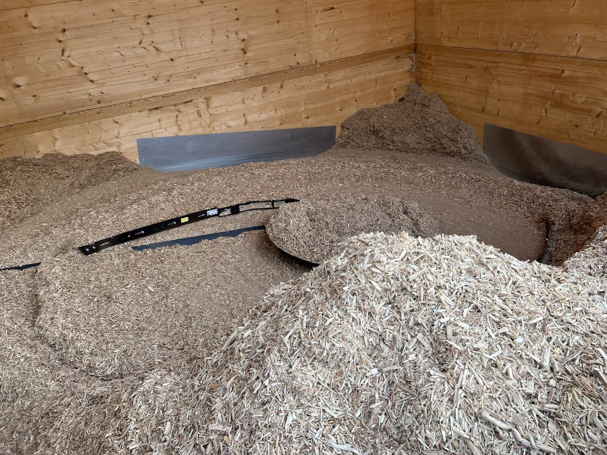 fionama's tweet image. The Banff Biomass/District Heating Facility housed at the Waste Transfer Center takes the wood waste, that was once sent to landfill, to create heat for 4 municipal buildings.  
@Banff_Town #CFEE ♻️🇨🇦