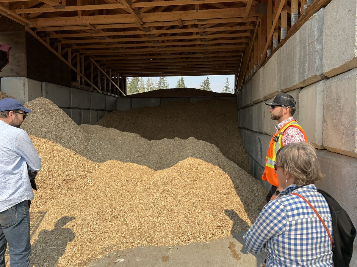 fionama's tweet image. The Banff Biomass/District Heating Facility housed at the Waste Transfer Center takes the wood waste, that was once sent to landfill, to create heat for 4 municipal buildings.  
@Banff_Town #CFEE ♻️🇨🇦