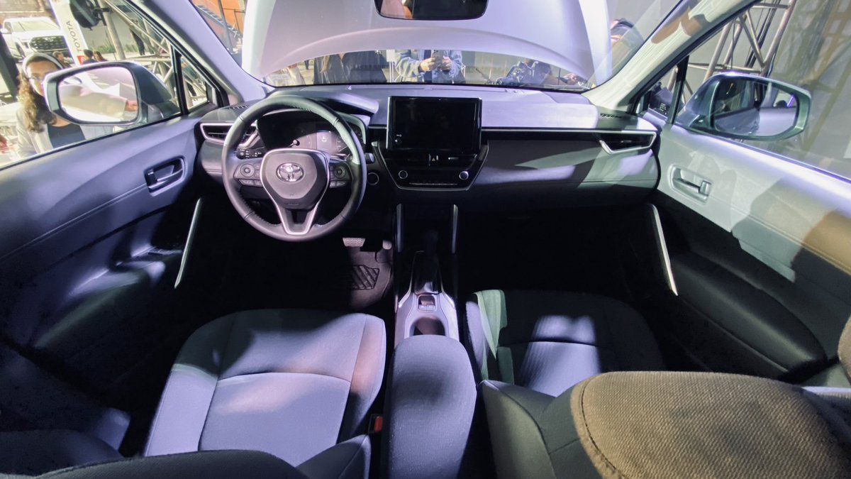 guicho_aleman's tweet photo. Llega el nuevo #CorollaCrossHEV siendo el 9º vehículo Híbrido de la marca Japonesa @ToyotaMex 2.0 L 196 HP de potencia máxima junto a una 🔋 de ion Li 222 VDC 4 modos de manejo, AWD, rines 18” runflat, Toyota Safety Sense con sensores mejorados, entre muchas cosas +

🌱 $584.000 https://t.co/gQut40aokm