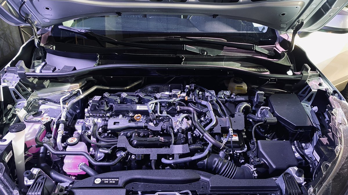 guicho_aleman's tweet photo. Llega el nuevo #CorollaCrossHEV siendo el 9º vehículo Híbrido de la marca Japonesa @ToyotaMex 2.0 L 196 HP de potencia máxima junto a una 🔋 de ion Li 222 VDC 4 modos de manejo, AWD, rines 18” runflat, Toyota Safety Sense con sensores mejorados, entre muchas cosas +

🌱 $584.000 https://t.co/gQut40aokm