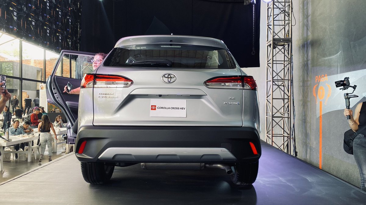 guicho_aleman's tweet photo. Llega el nuevo #CorollaCrossHEV siendo el 9º vehículo Híbrido de la marca Japonesa @ToyotaMex 2.0 L 196 HP de potencia máxima junto a una 🔋 de ion Li 222 VDC 4 modos de manejo, AWD, rines 18” runflat, Toyota Safety Sense con sensores mejorados, entre muchas cosas +

🌱 $584.000 https://t.co/gQut40aokm