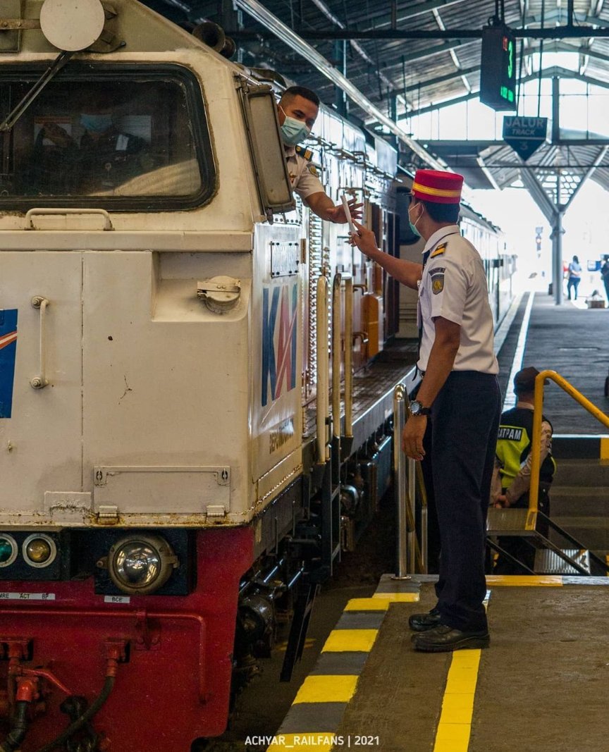 Hatimu boleh patah, matamu boleh basah. Tapi ingat, kamu jangan pernah menyerah.

Percayalah, perlahan-lahan semua akan menjadi baik-baik saja.

Selamat pagi, #SahabatKAI

#JumatBerkah #KAI121

📸  achyarrahadian_ (IG)