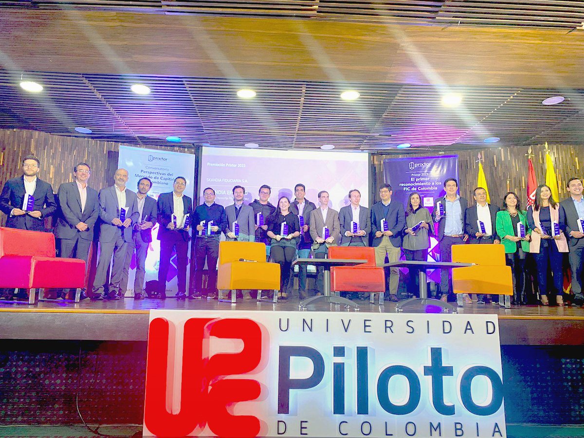 GSCColombia's tweet photo. ¡Hoy es un día de logros! Nos enorgullece recibir los premios por nuestra exitosa administración de fondos de inversión colectiva!

Categoría: Activo de Crédito -  1er Puesto🌟
Categoría: Accionario Nacional -  3er Puesto🌟

¡Celebremos juntos el logro de un equipo imparable! https://t.co/4RLrQocOlL