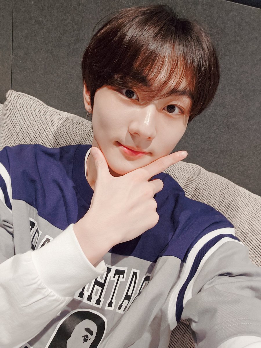 Good morning, world! I'm kinda not feeling well today so I'll take the time to rest on my cozy bed. Have a productive day everyone! 🥰