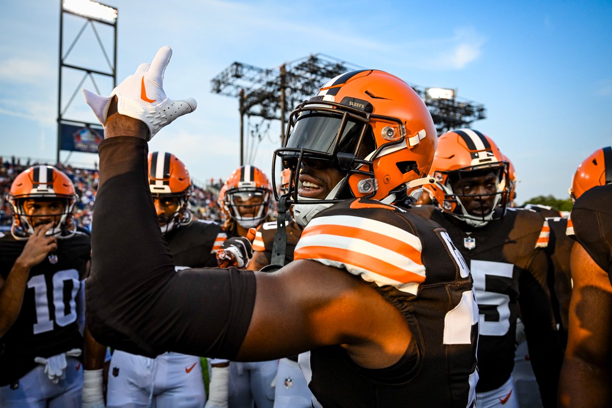 Browns's tweet photo. omg we made it 🤪 https://t.co/N2S1blE4BB