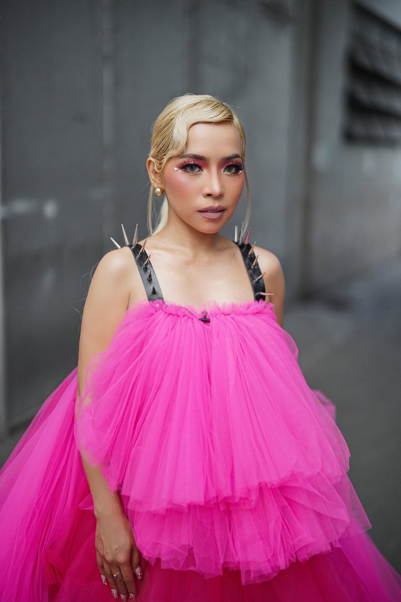 4SISTERSMUSIC's tweet photo. Meet Almira as the @dragraceph S2 premiere extra-special guest star. 💕

#DragRacePH S2 Ep 1 + Untucked - now streaming WORLDWIDE! 💥

🇵🇭 @wowpresentsplus &amp; @HBOAsia 
🌎 @wowpresentsplus

Use code: PHILIPPINES for 20% off your 1st month 🌴➡️  https://t.co/adymqA6wcG

#4thImpact https://t.co/ib2rrkDAKu