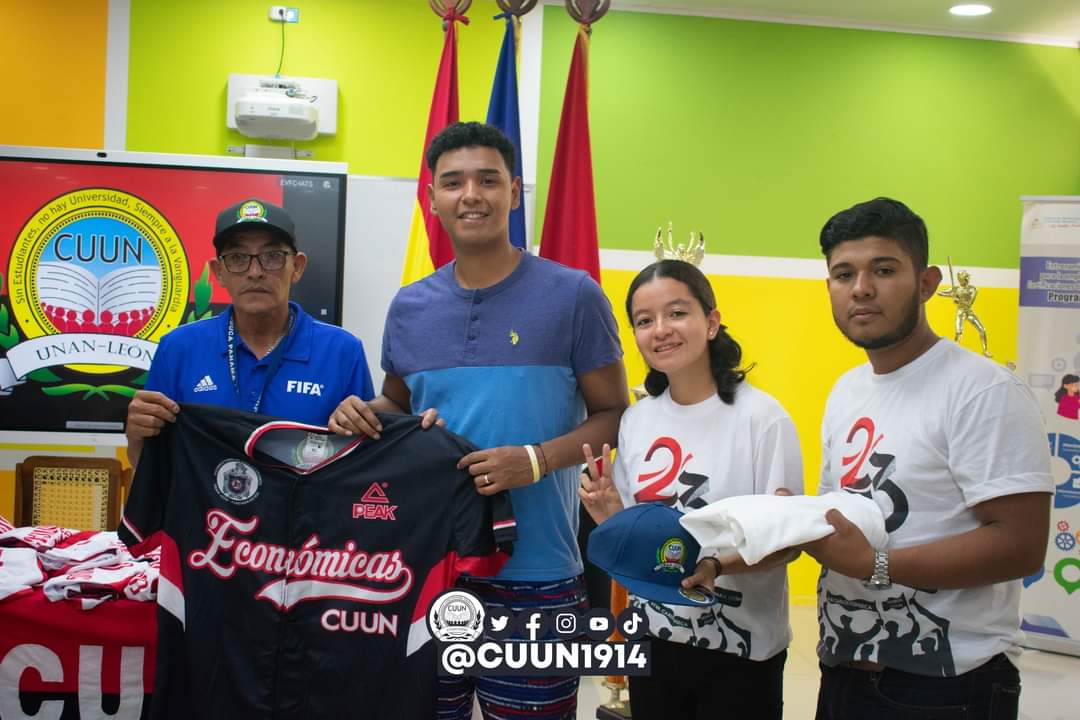 cuununan's tweet photo. Abanderamiento a deportistas de diversas disciplinas de la facultad de Ciencias Económicas y Empresariales, por parte de nuestra UNAN-León a través de la Vicerrectoría Vida Estudiantil en coordinación con el CUUN UNAN-León.

#VidaEstudiantil
#CUUN1914 https://t.co/Xo4FHPvTV8