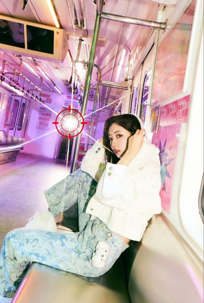 ViadJinHos (비아찌느오스) 
💚
MEMBER REVEAL :: Havi [CENTER]
(@haviqoodboi) as MIU 

#NPOP #MEMBERREVEAL #ViadJinHos #비아찌느오스 #LIMELIGHT