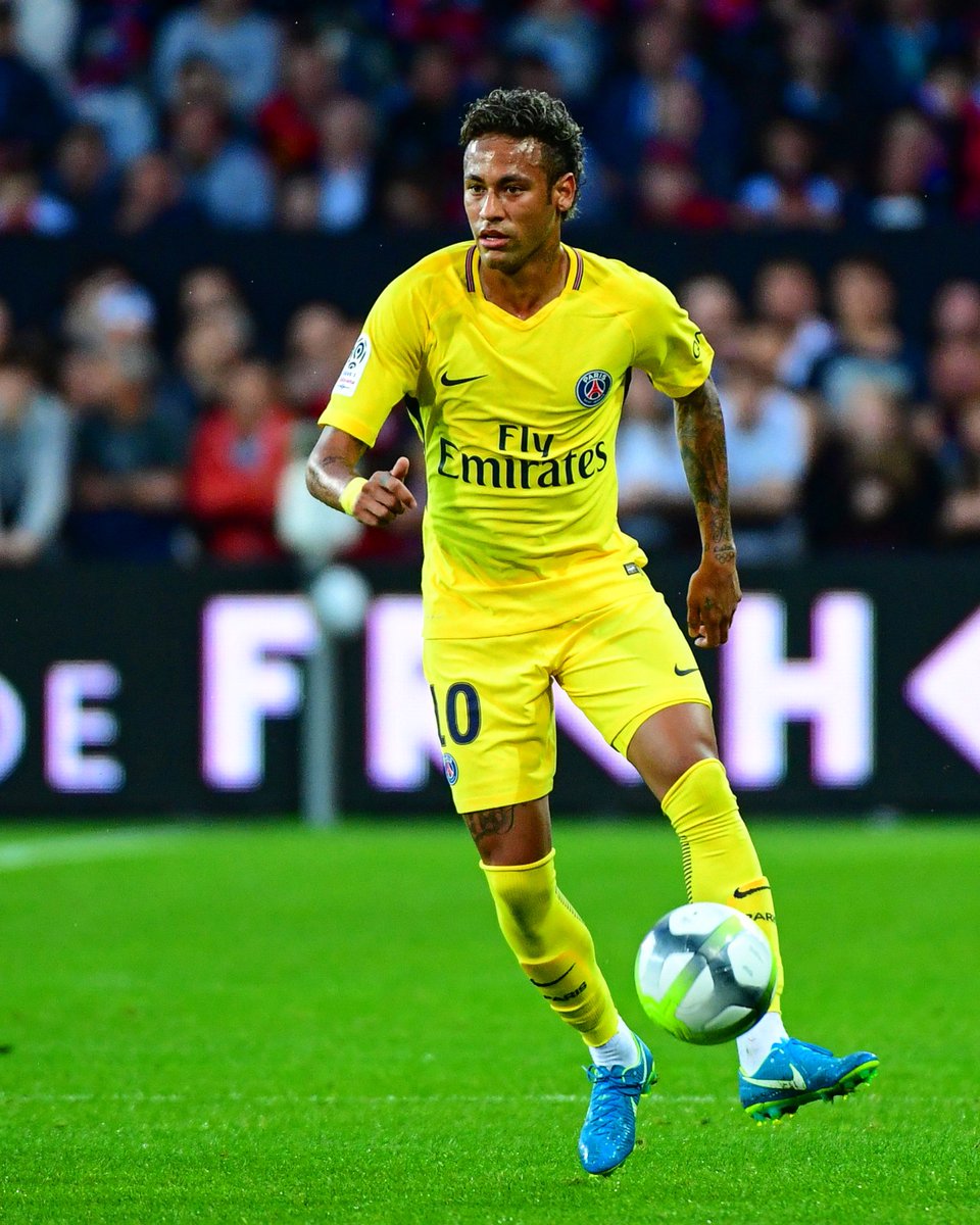 ActuFoot_'s tweet photo. 14 août 2017 : le tout premier match de Neymar avec le PSG. ❤️💙

Quel festival ce jour-là. 😍 https://t.co/Pqye8YDW2r