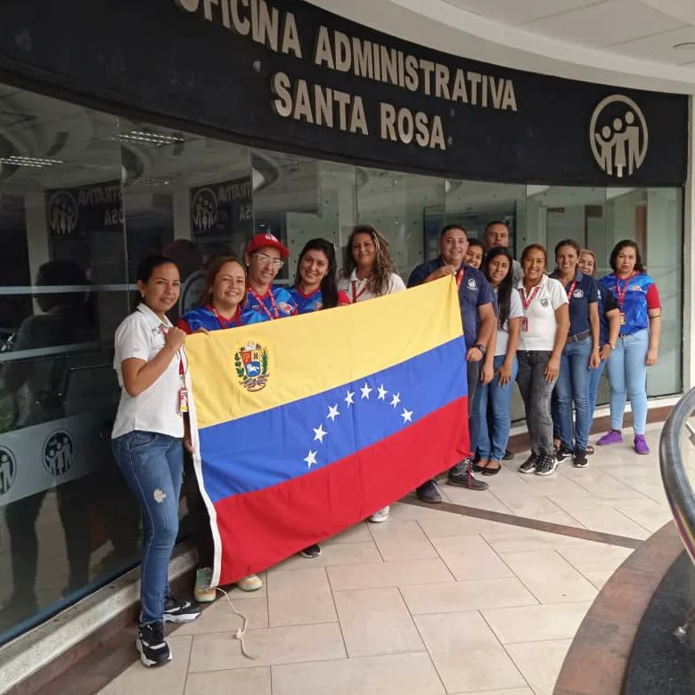 OASANTAROSA's tweet photo. Levantando con gran orgullo nuestro Tricolor Nacional. 

Desde la oficina administrativa Santa Rosa Celebramos con alegría el #diadelabandera 

@MagaGutierrezV
@Somosivss
@NicolasMaduro
@MPPSalud_Vzla https://t.co/V51mLc0XG1
