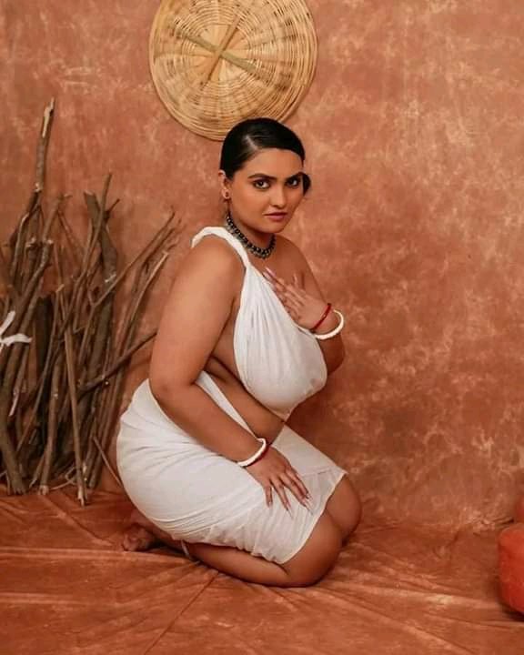 আমার কাছে মধু আছে কে কে খাবে চলে এসো