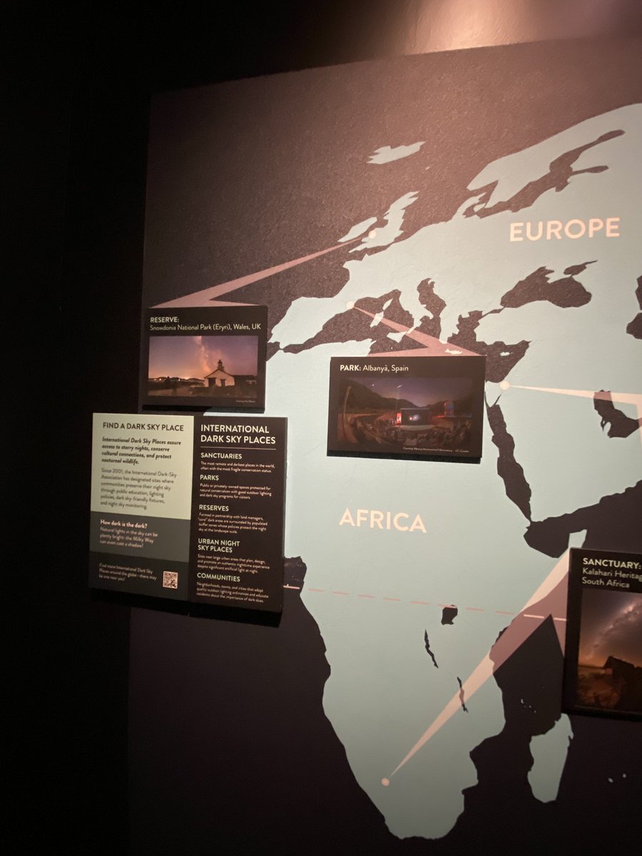 Today @pmisson visited the @NMNH to see #LightsOut exposition where we have one panel!