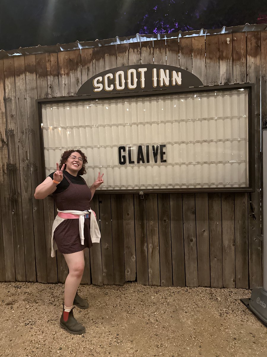 quincyrat's tweet photo. hello i've decided to exist https://t.co/Or5UwotI7X