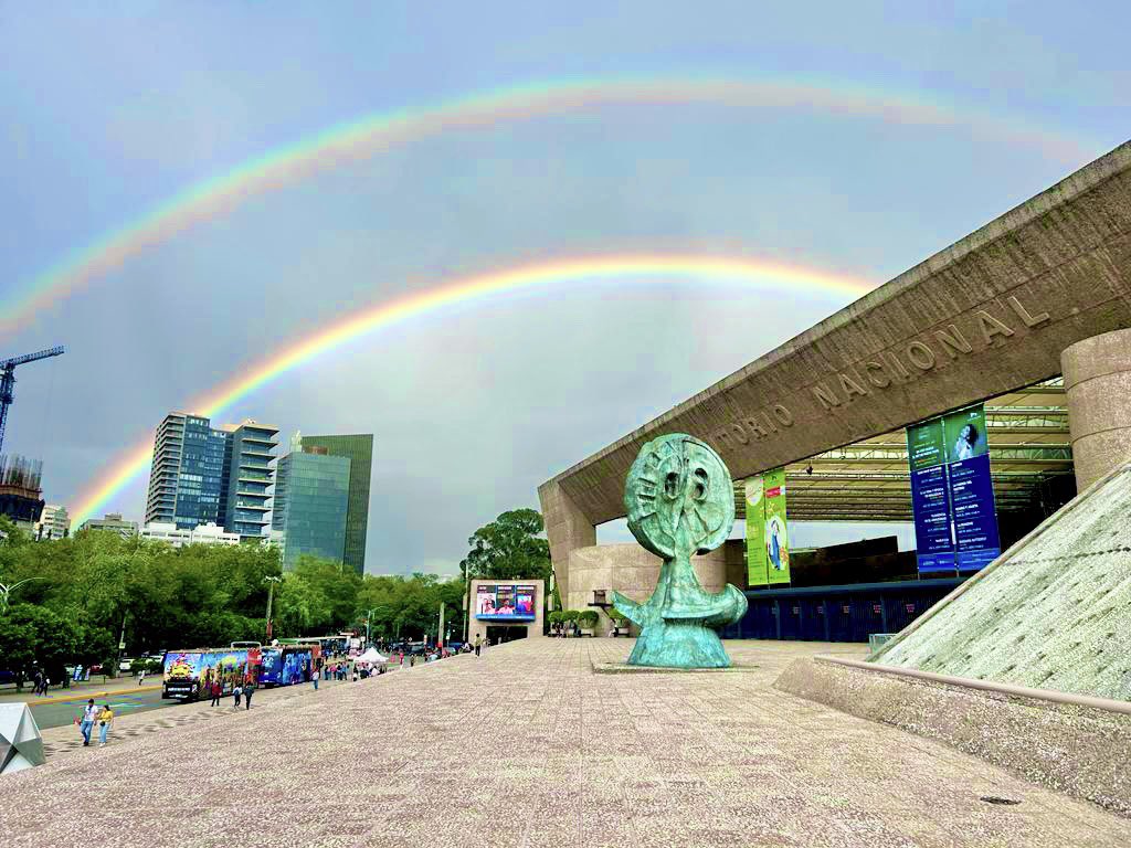 AuditorioMx's tweet photo. 🌈🌈😁 https://t.co/0Mdyn49UqJ