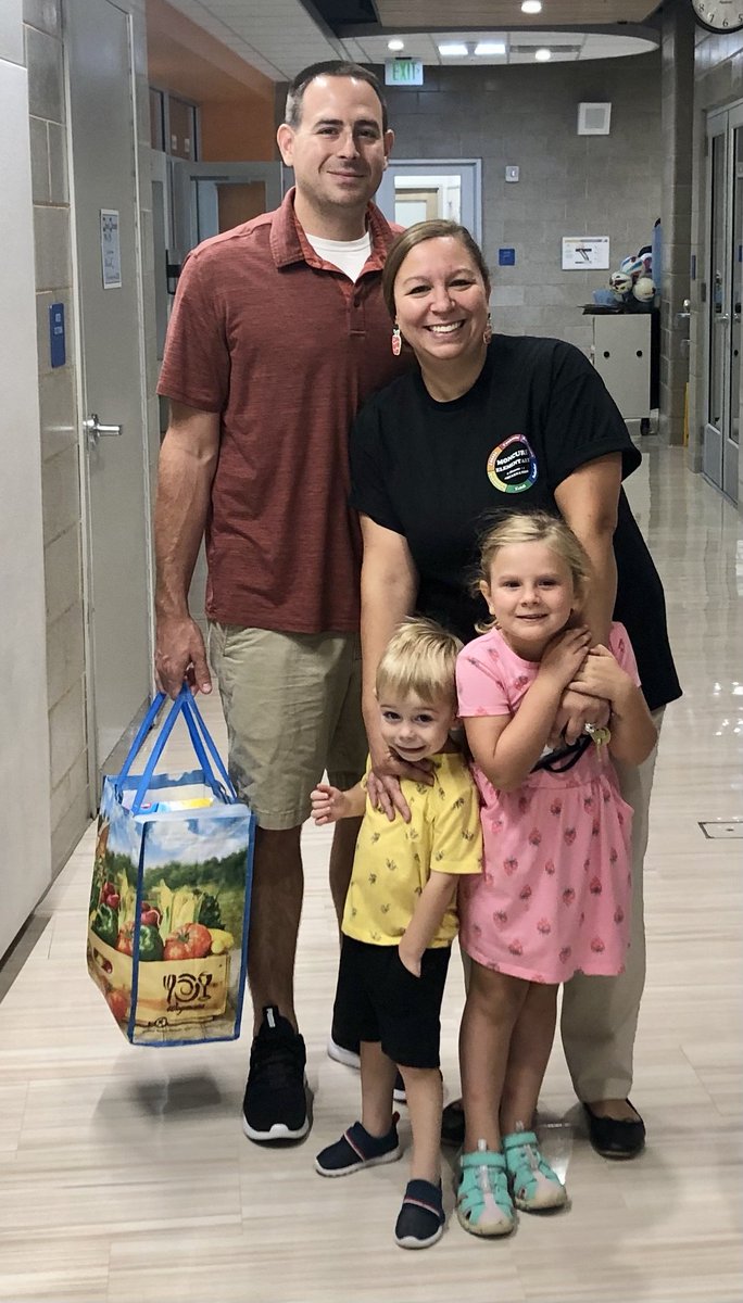 NClemente16's tweet photo. What a perfect start to the year. How is my baby starting Kindergarten?! https://t.co/cNc1tffat0